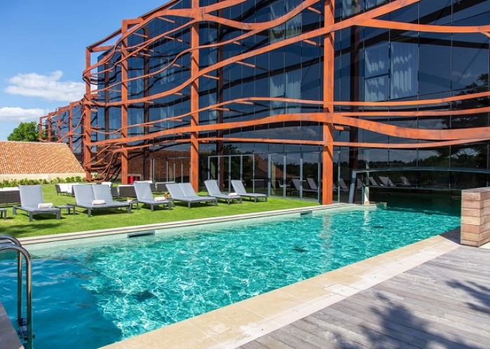 L’Hôtel Chais Monnet & Spa 5*  Un hotel d'exception à Cognac situé sur un site classé au Patrimoine Industriel de France